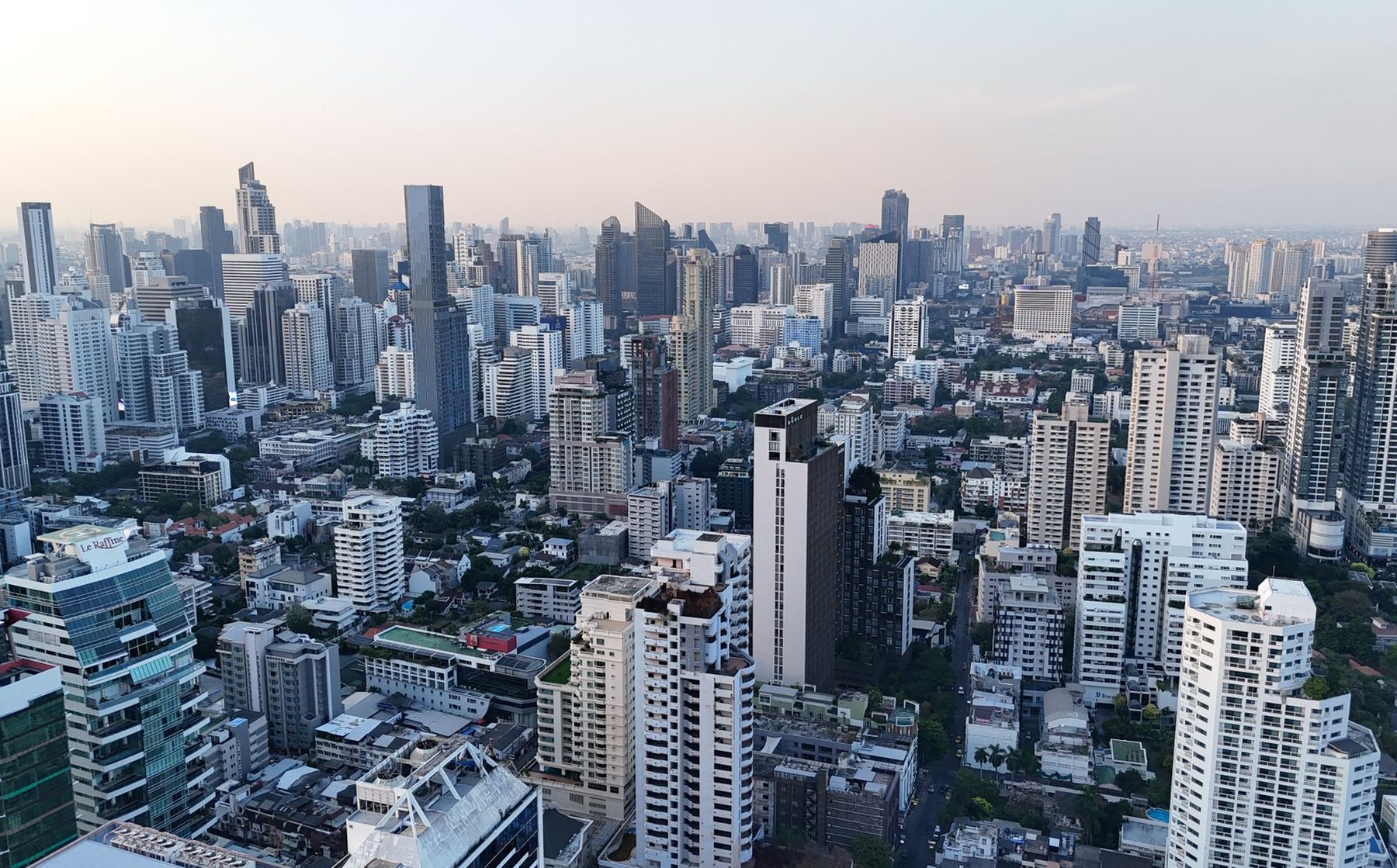 Why Is Real Estate a Good Investment Option During Market Volatility